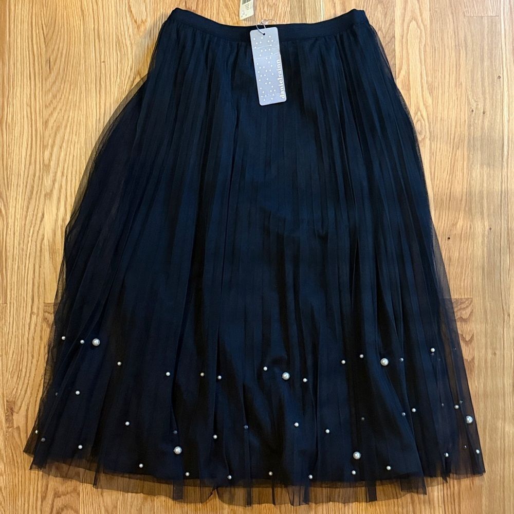 DANIELRAINN anthropologie skirt with pearl details sz S